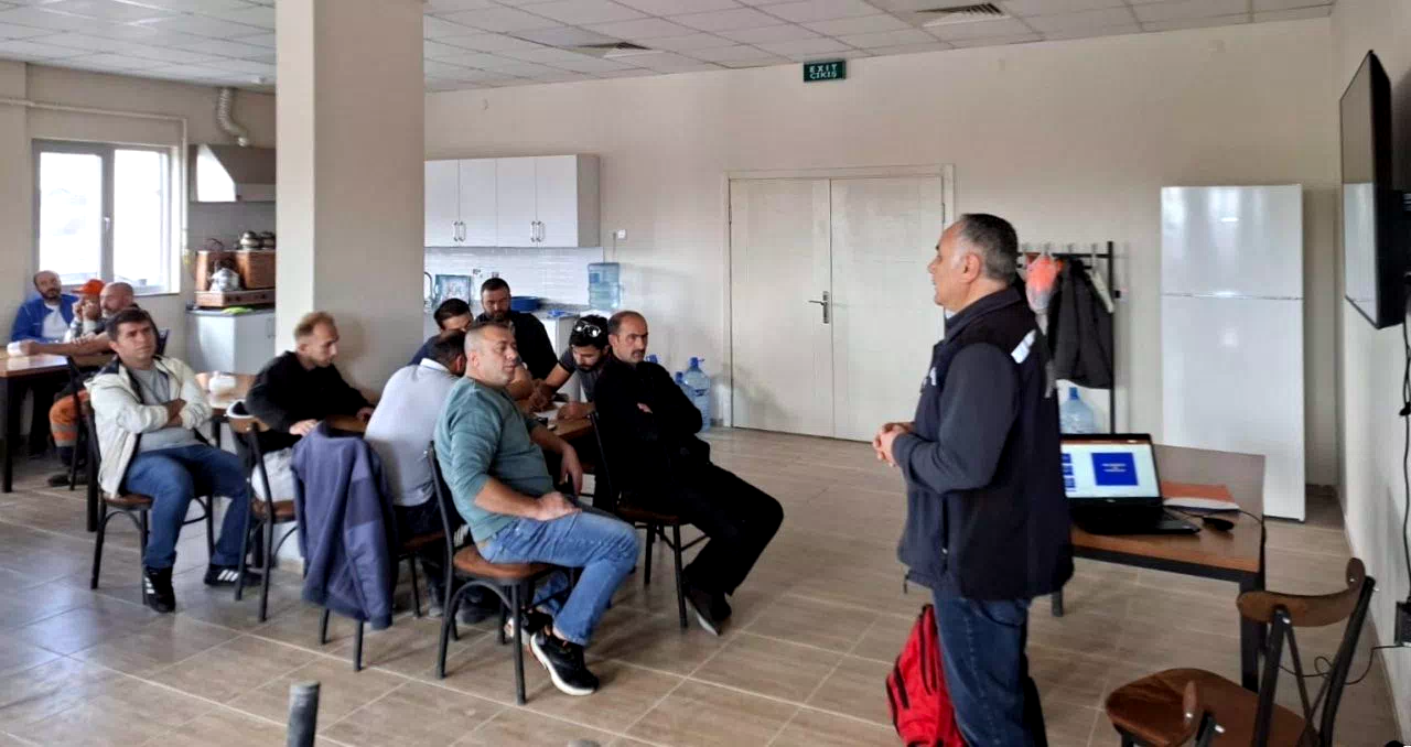 Karayolları 106. Şube Şefliği personellerine sivil savunma eğitimi verildi