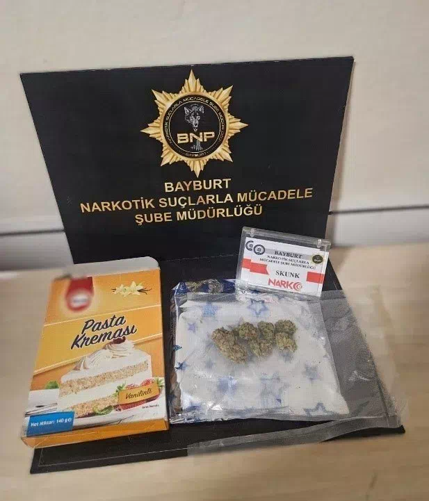 Kargo ile Yollanan Uyuşturucu, Pasta Kutusunda Bulundu!