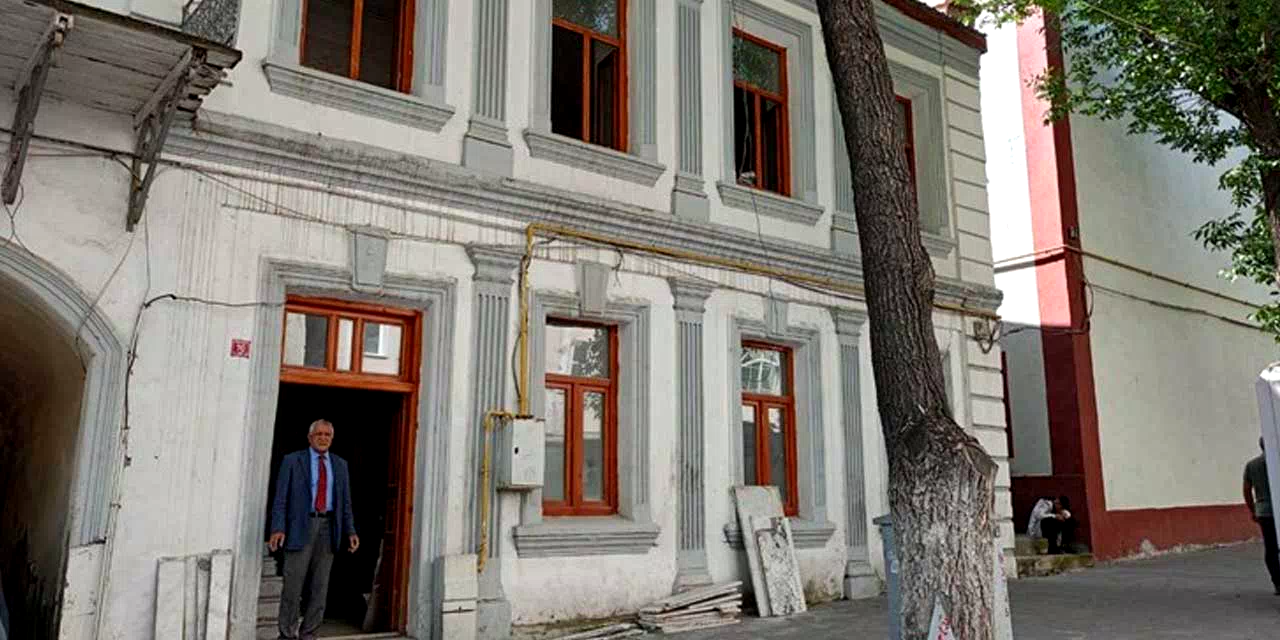 Kars CHP yeni il binası 6 Ekim’e yetiştirilmeye çalışılıyor