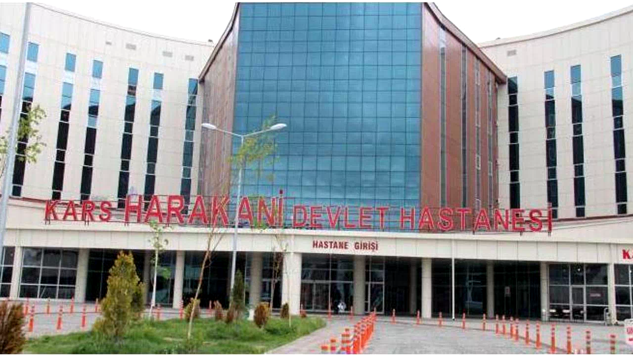 Kars Harakani Devlet Hastanesi'nde 4 birim geçici süreyle kapatıldı