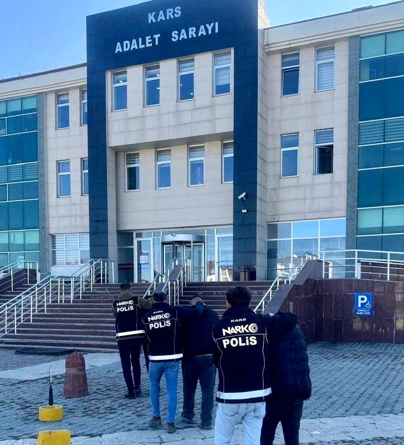 Kars’ta bir aparta uyuşturucu operasyonu