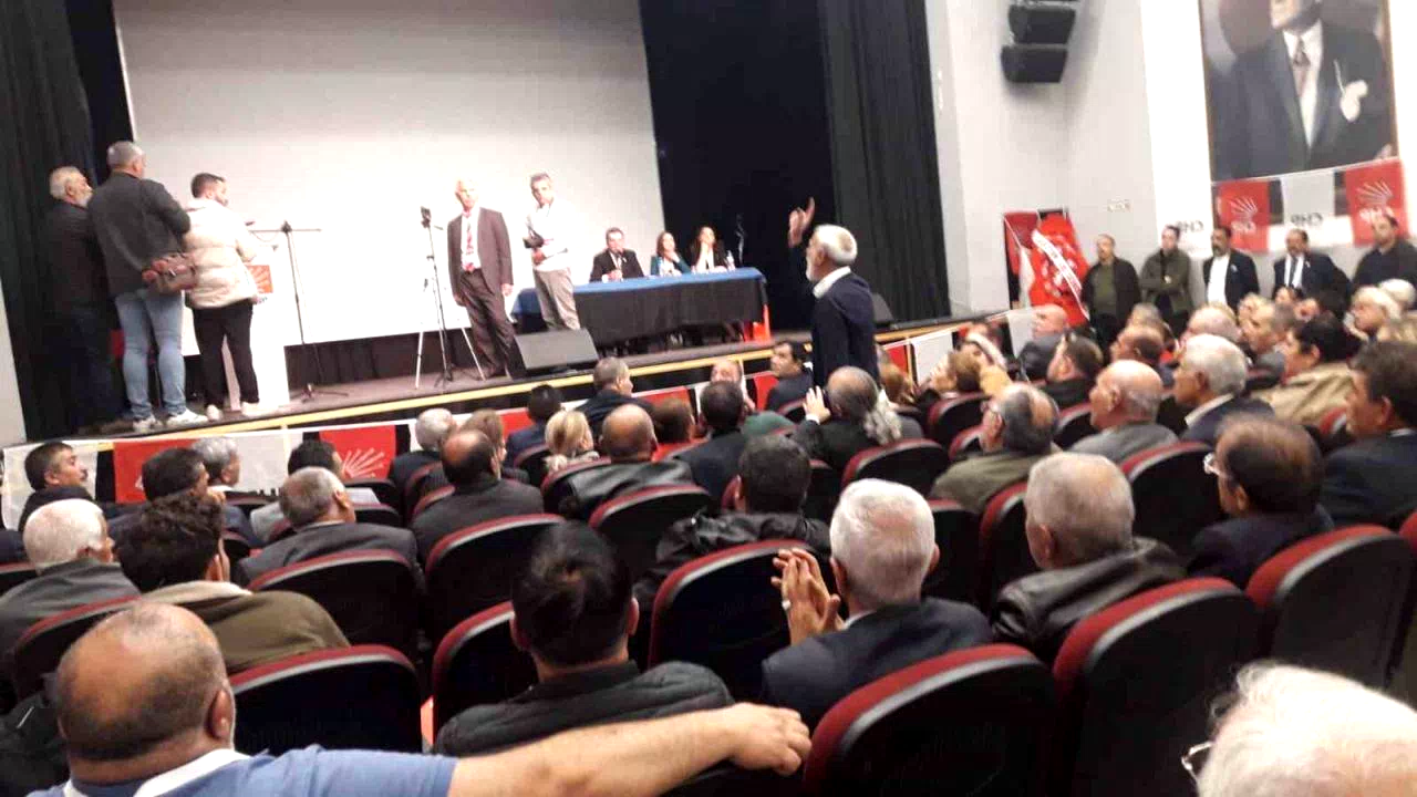 Kars’ta CHP karıştı: Kongrede ’şaibe’ iddiası gerginliğe neden oldu