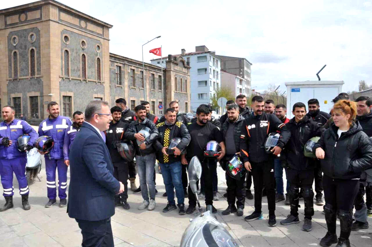 Kars’ta güvenli motosiklet kullanımı eğitimi