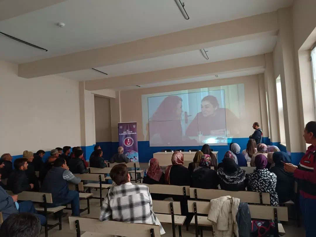 Kars’ta Jandarma’dan Anne Adaylarına “En İyi Narkotik Polisi Anne Eğitimi”