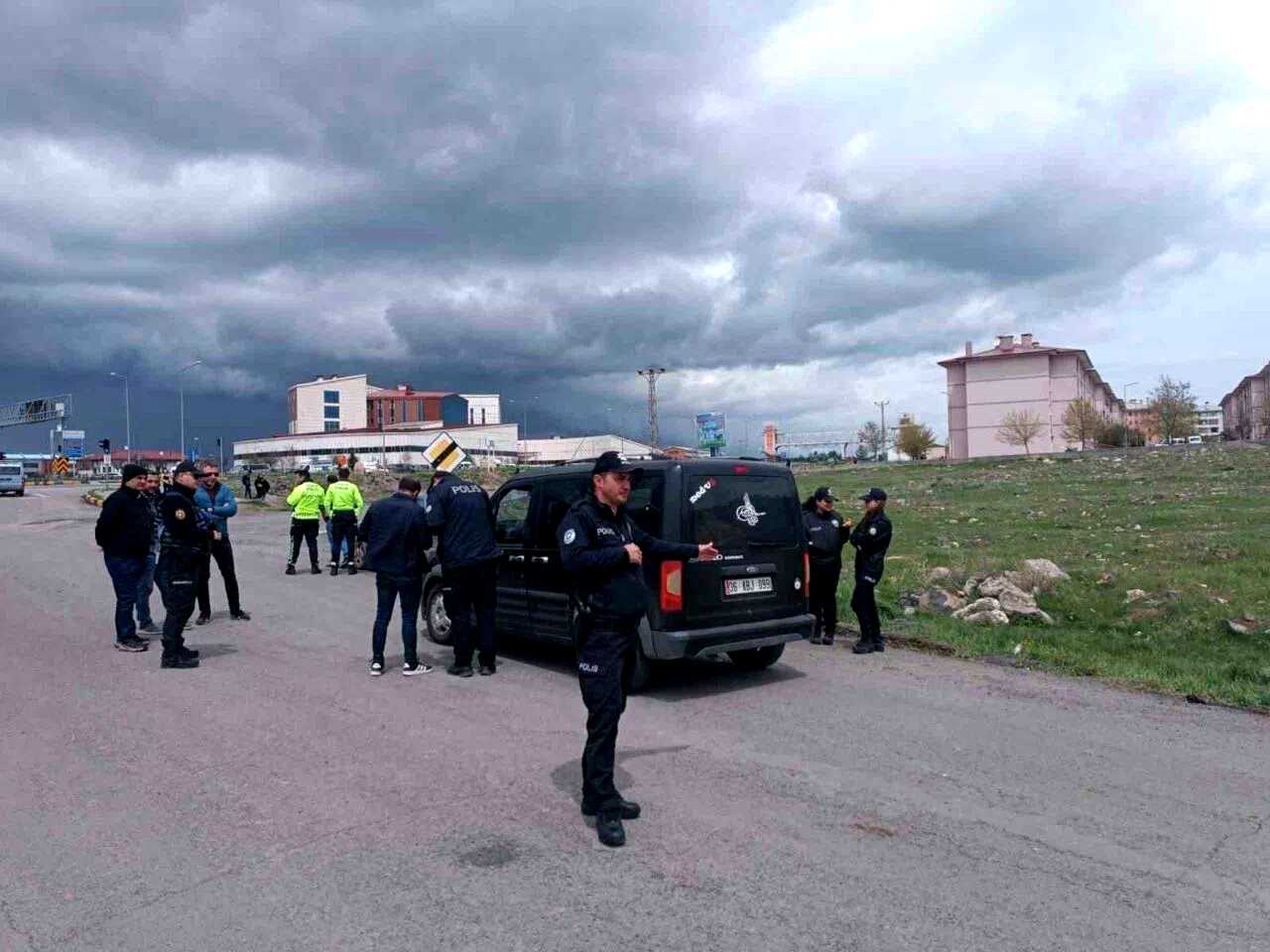 Kars’ta okul çevreleri polislere emanet