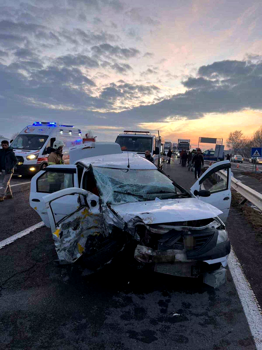 Kars’ta trafik kazası: 3 yaralı