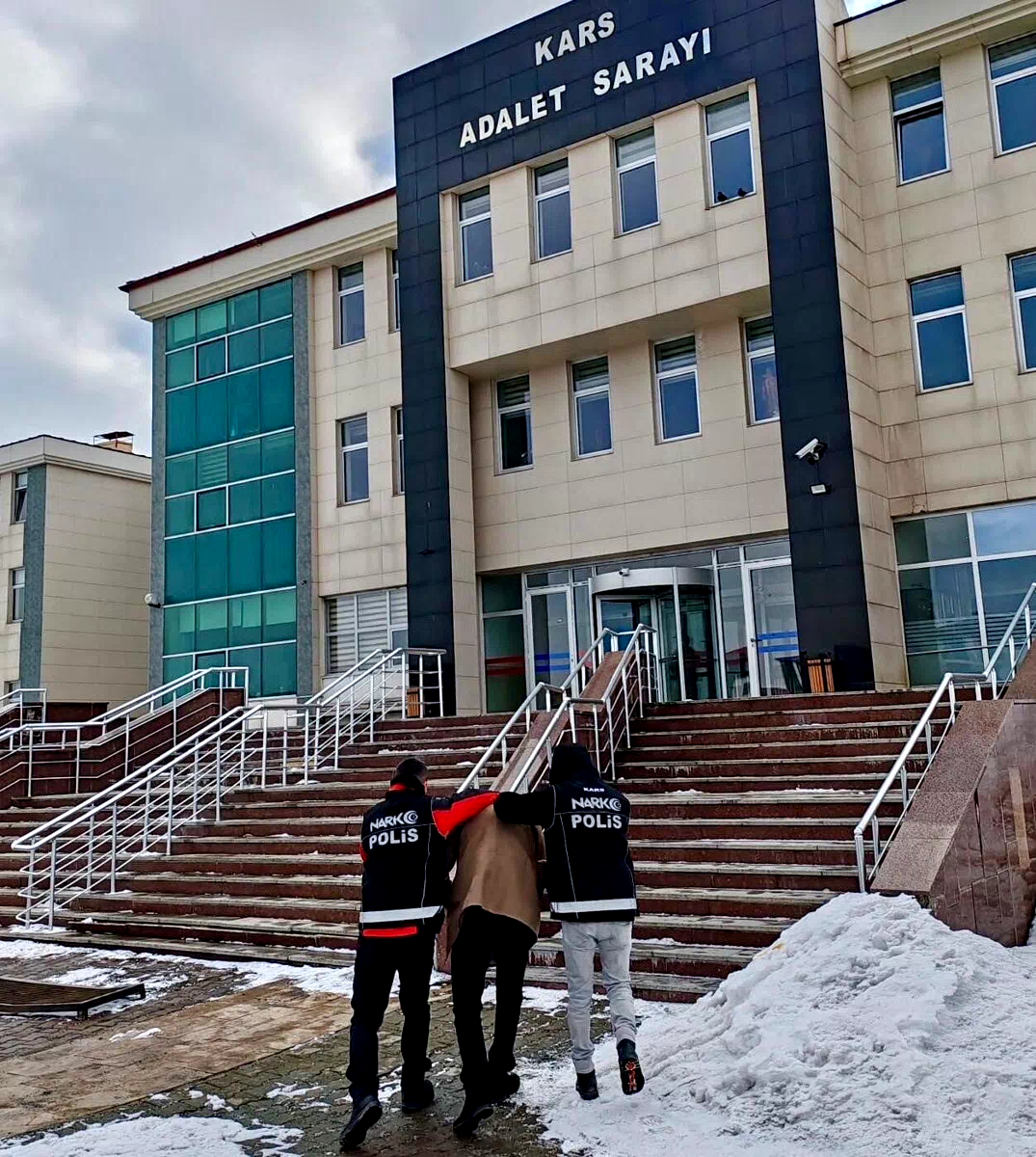 Kars’ta uyuşturucu operasyonu: 6 kilo bonzai üretimi engellendi