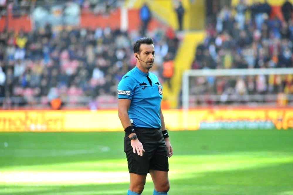Kasımpaşa – Beşiktaş maçının VAR’ı Kadir Sağlam oldu