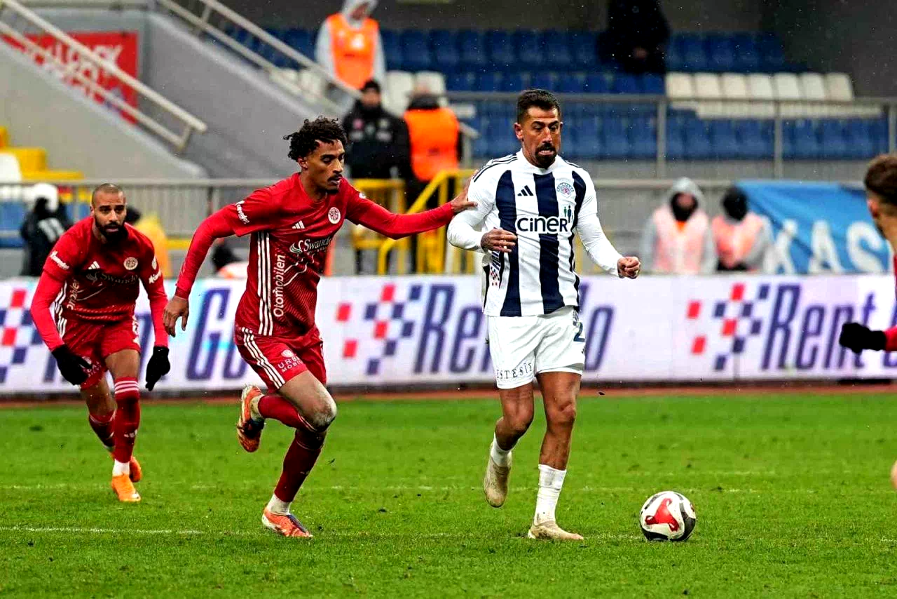 Kasımpaşa’da yeni transferler sahaya çıktı