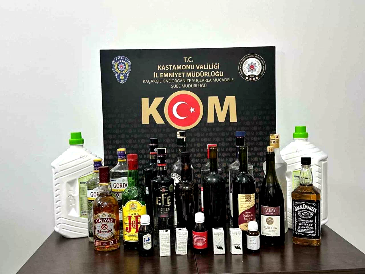 Kastamonu’da 15 şişe el yapımı alkol ele geçirildi