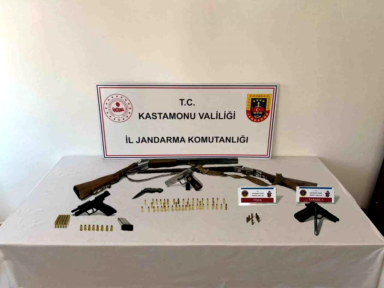 Kastamonu’da 3 adet ruhsatsız tabanca ele geçirildi