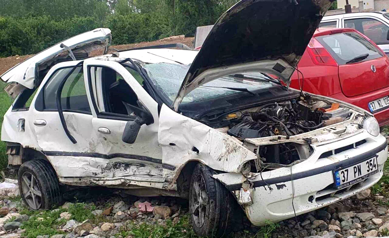 Kastamonu’da iki otomobil çarpıştı: 2 yaralı
