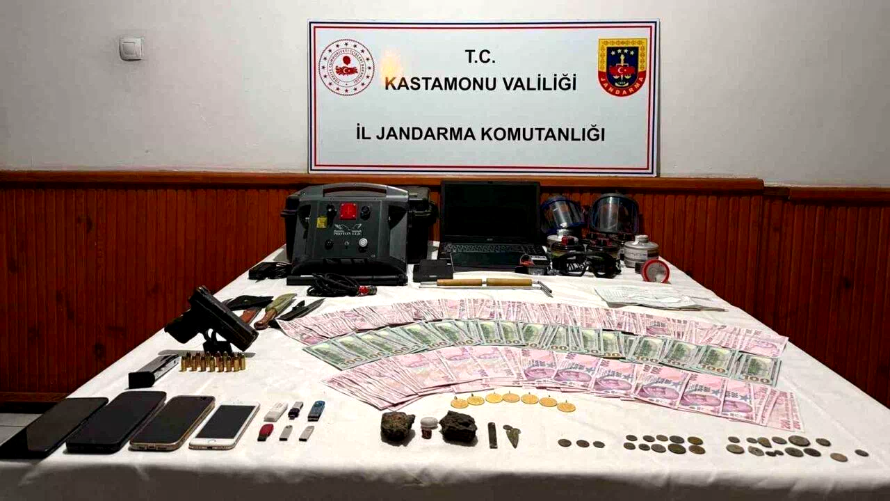 Kastamonu’da kaçak kazı operasyonunda 13 şüpheli gözaltına alındı