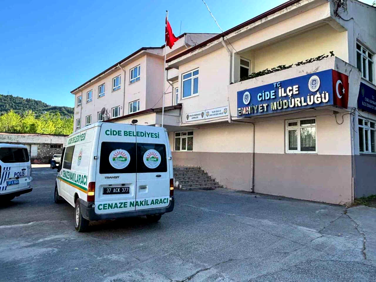 Kastamonu’da metruk binada erkek cesedi bulundu