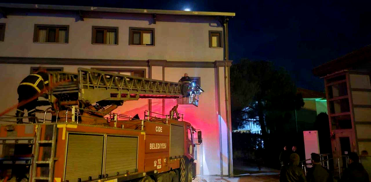 Kastamonu’da Orman İşletme Müdürlüğü’ne ait misafirhanede çıkan yangın söndürüldü