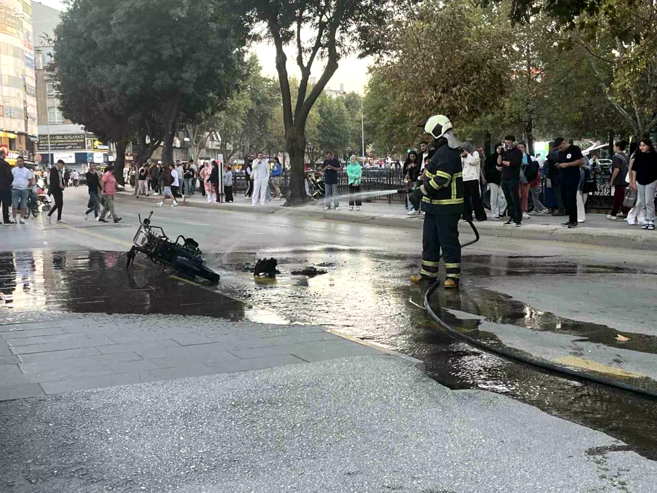 Kastamonu’da seyir halindeki motosiklet alev alev yandı