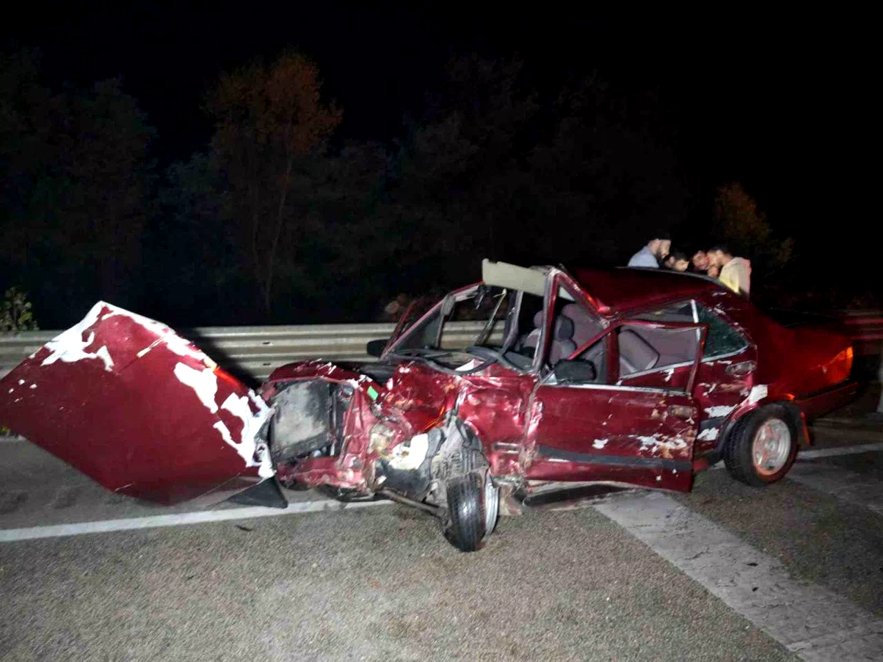 Kastamonu’da zincirleme trafik kazasında Tofaş hurda yığınına döndü