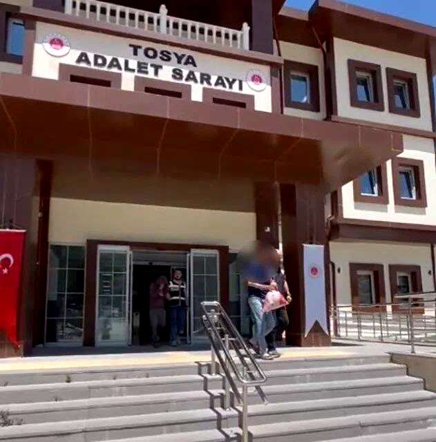 Kastamonu’ya uyuşturucu getiren iki şüpheli tutuklandı