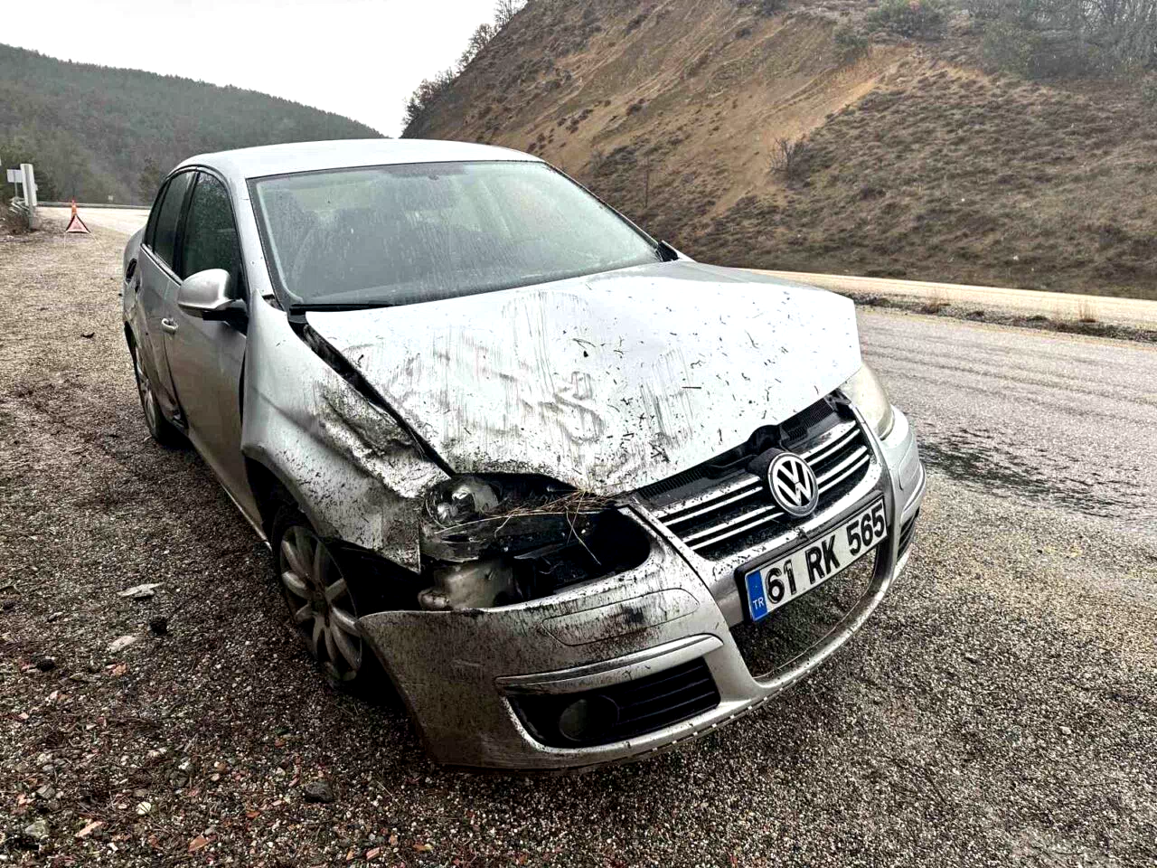 Kayak merkezine gitmek için yola çıkan aile kaza yaptı: 3 yaralı