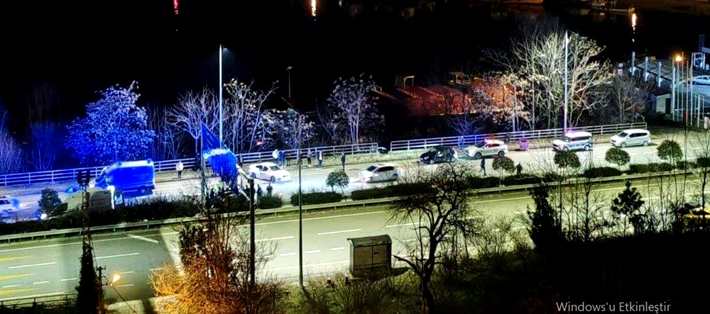 Kaza sonrası kavgaya tutuştular