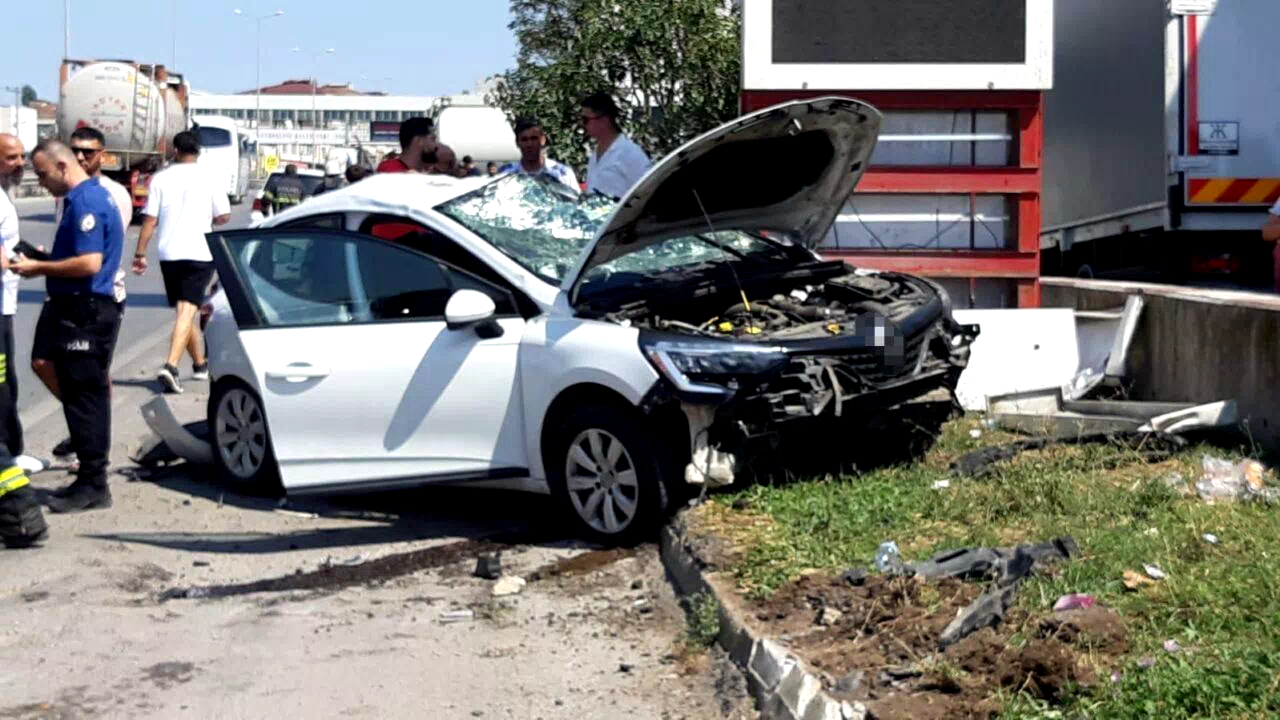 Kazada kontrolden çıkan otomobil akaryakıt istasyonunun duvarına çarptı: 1 yaralı