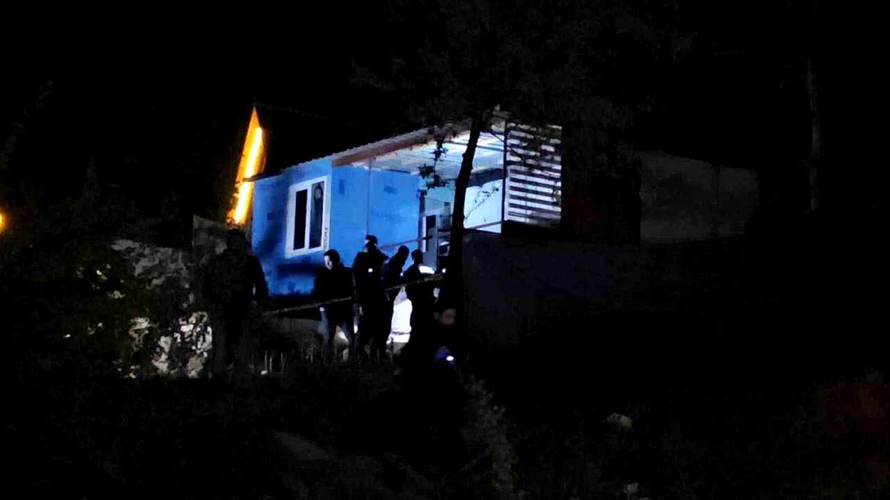 Kazara ateşlendiği öne sürülen tabancayla başından vurularak hayatını kaybetti