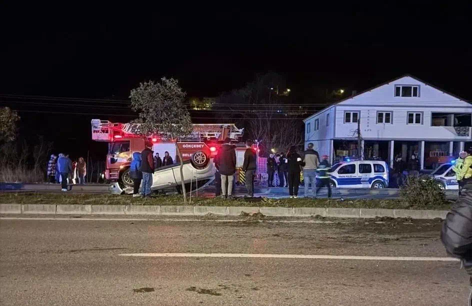 Kedinin Ani Çıkışıyla Otomobil Takla Attı, 2 Kişi Yaralandı!
