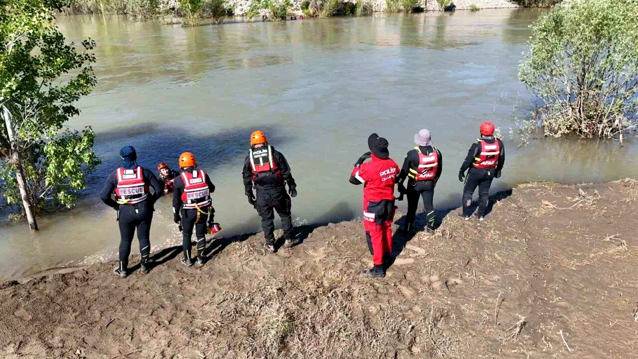 Kelkit Çayı’na atlayan kızın izine 20 gündür rastlanmadı