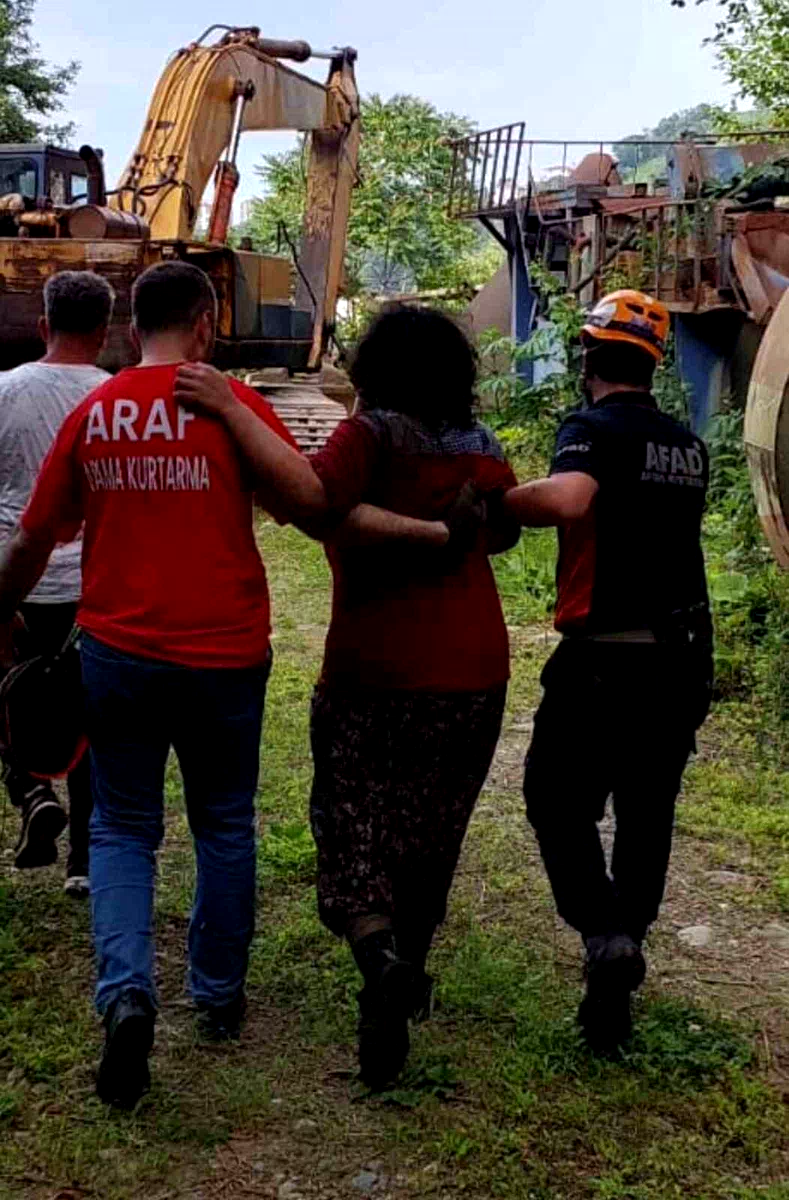 Kendisinden haber alınmayan kadın, arama ekipleri tarafından bulundu