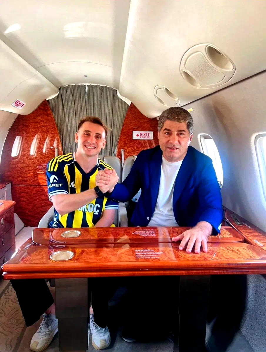 Kerem Aktürkoğlu Fenerbahçe formasını giydi