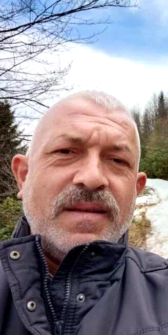 Kestiği ağacın altında kalan adam hayatını kaybetti