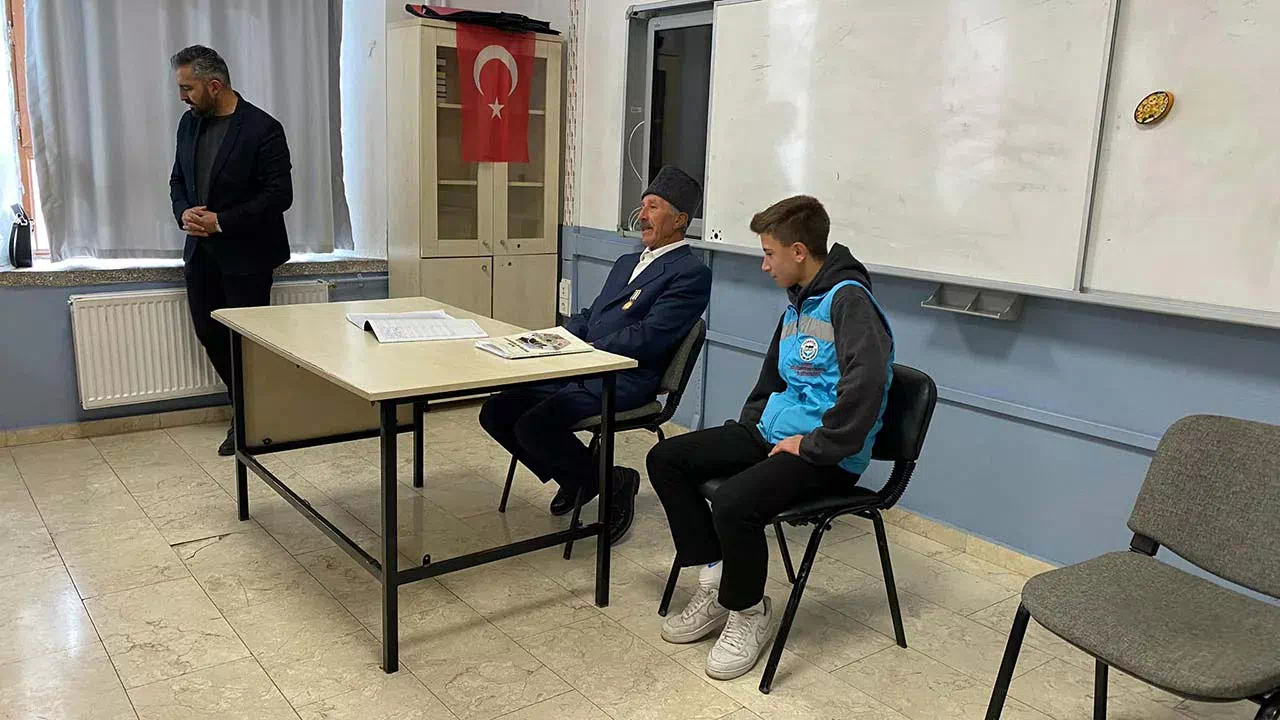 Kıbrıs Gazisi Miraza Kansoy Öğrencilerle Bir Araya Geldi