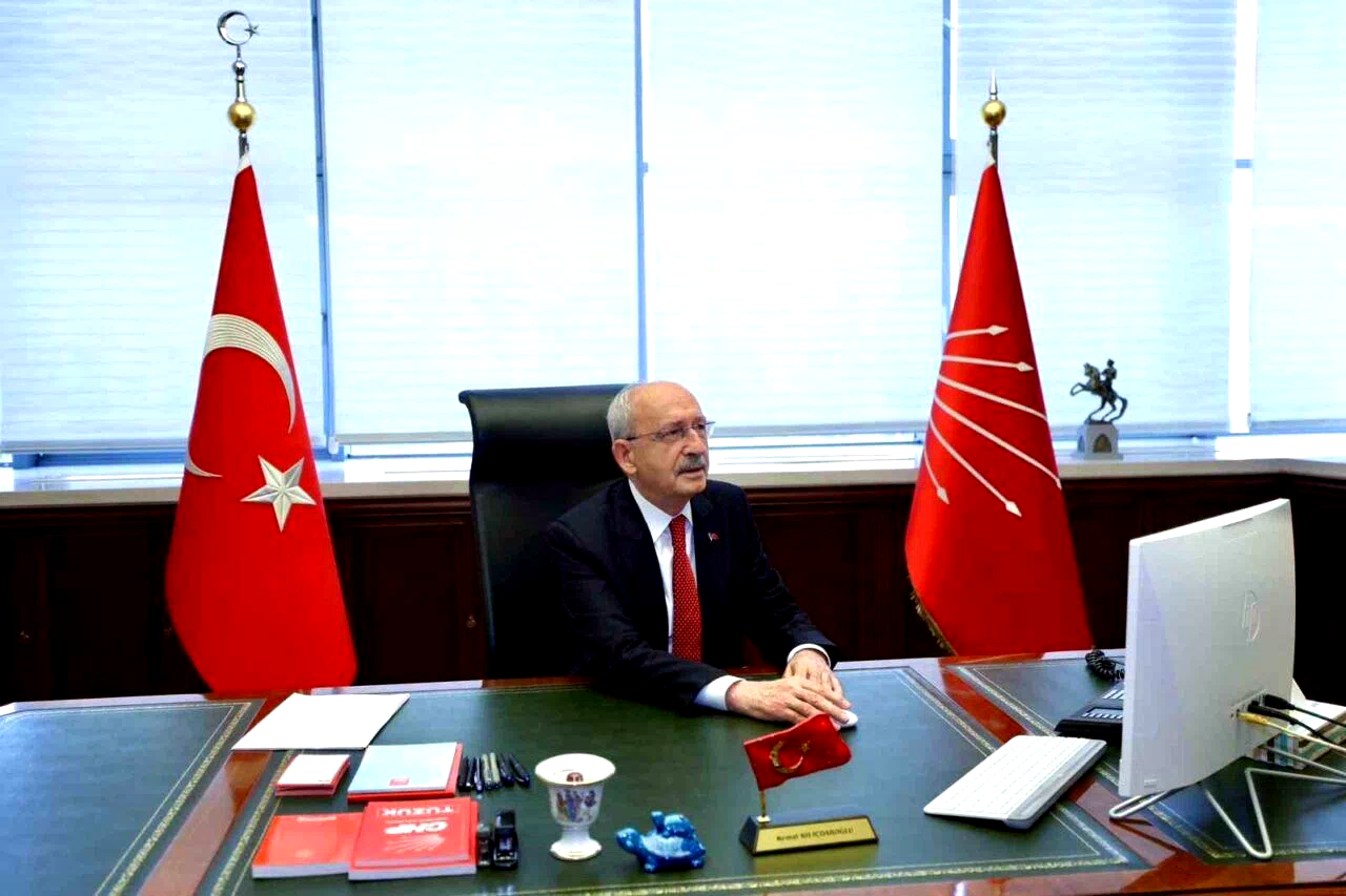 Kılıçdaroğlu, genel merkezde göreve başladı