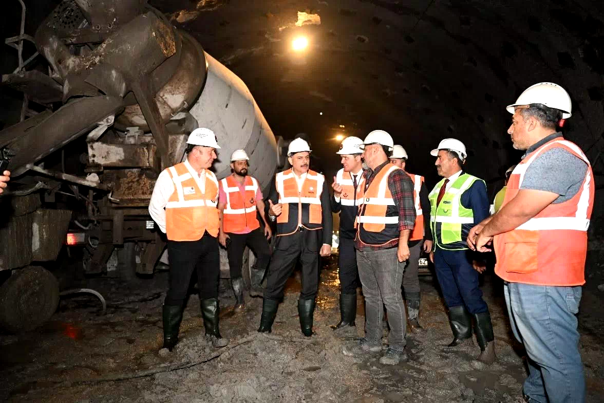 Kırık Tüneli’nde ışığa az kaldı