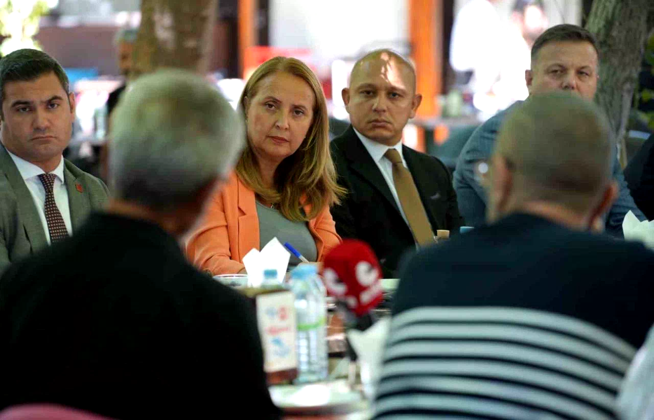 Kırıkkale Belediye Başkanı Önal ve CHP heyeti Kırıkkale’de basınla buluştu