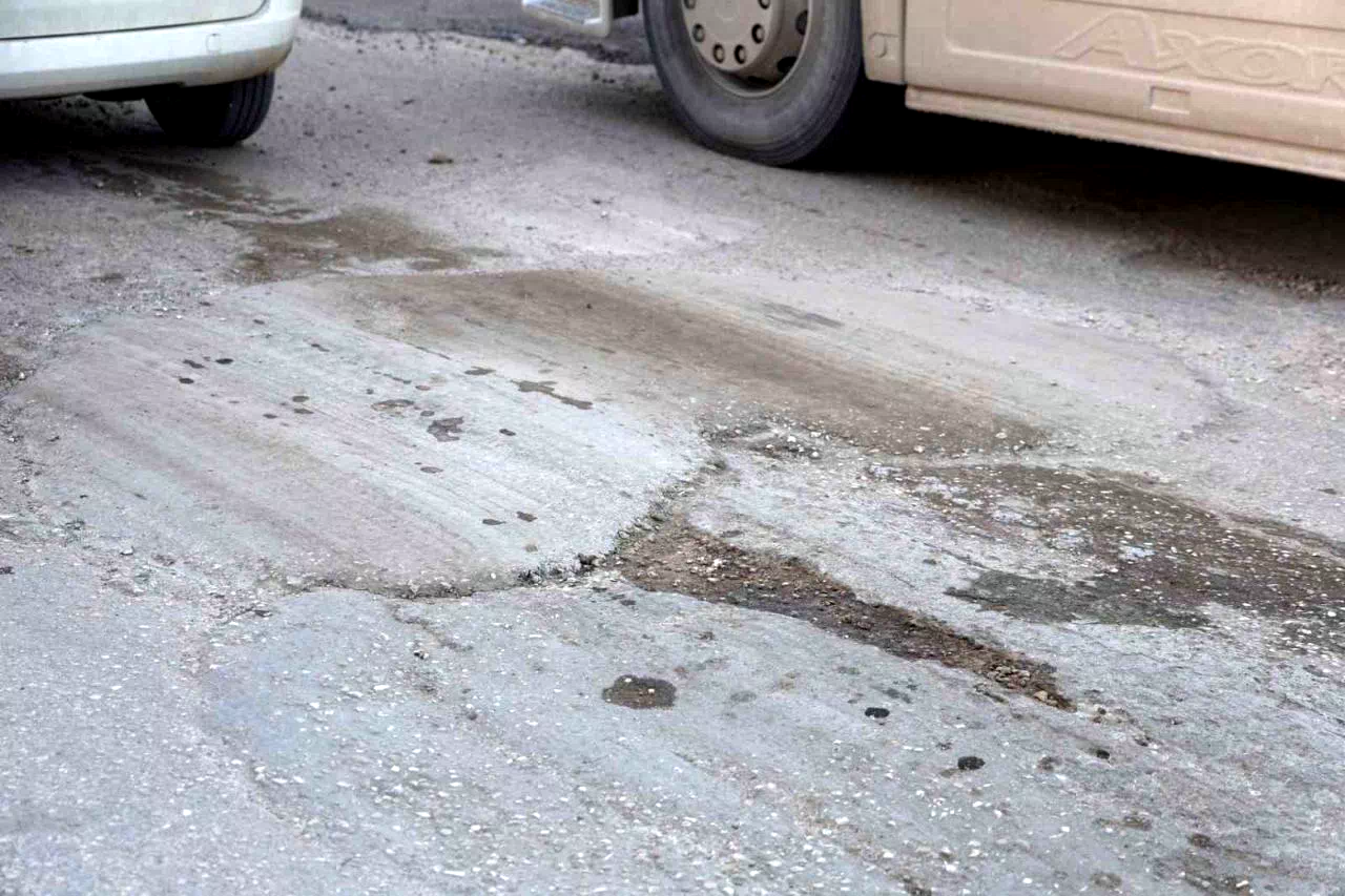 Kırmızı ışıkta yolu betonla kaplayan miksere ceza