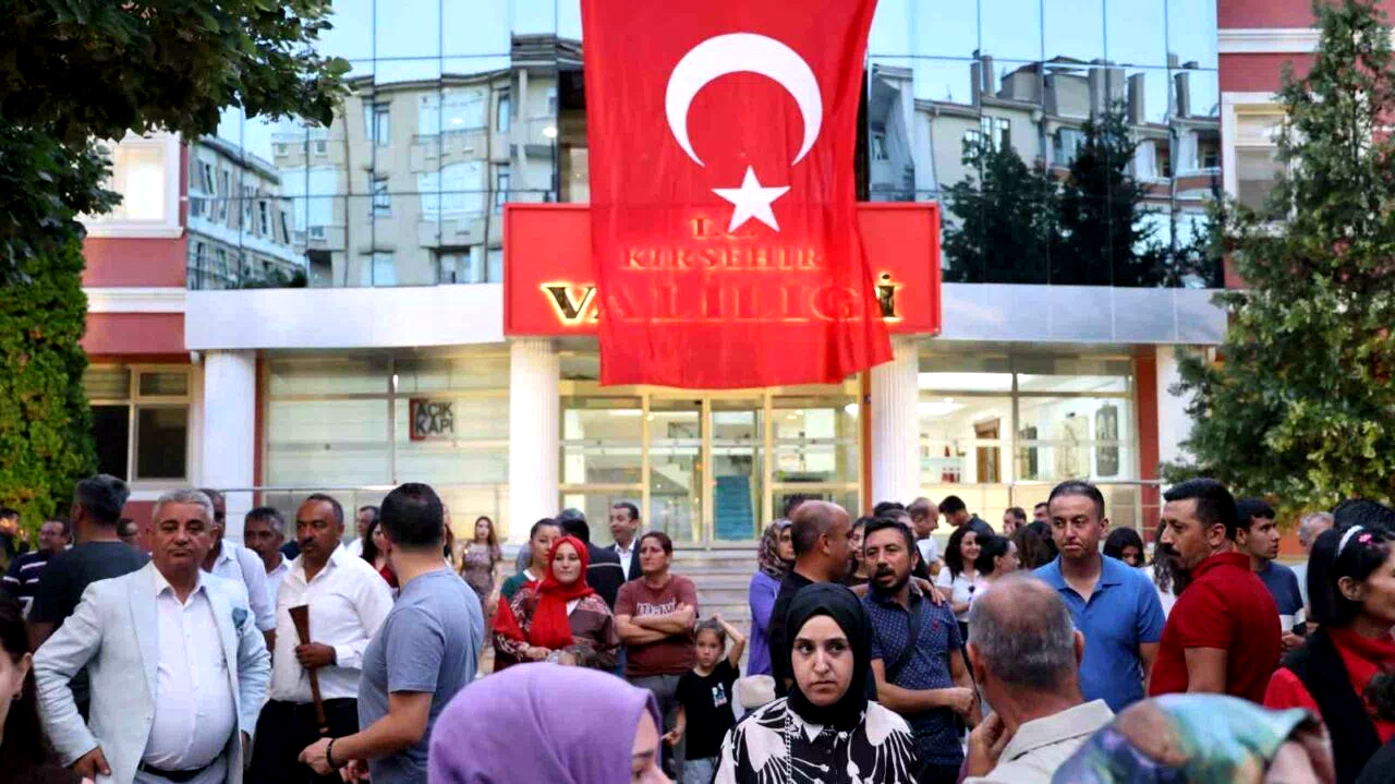 Kırşehirliler 15 Temmuz’un 10. yılında Cacabey Meydanı’nda buluştu