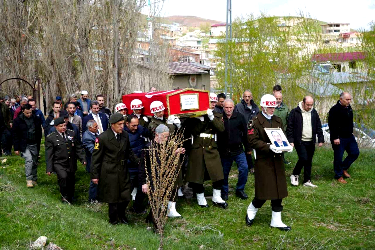 Kızından Kıbrıs Gazisi babasına veda: “Babamla gurur duyuyorum”