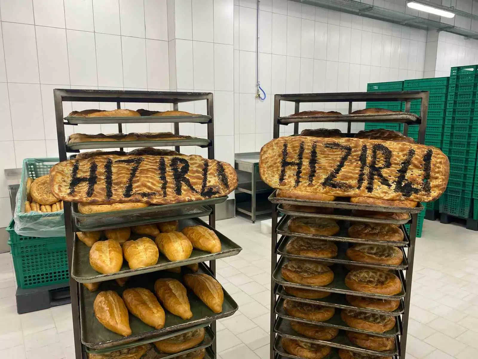 Kocaeli Büyükşehir Belediyesi Hızır 41-Afet Mutfağı aracılığıyla 370 gram Ramazan pidesini 20 TL’den satışa sunacak.