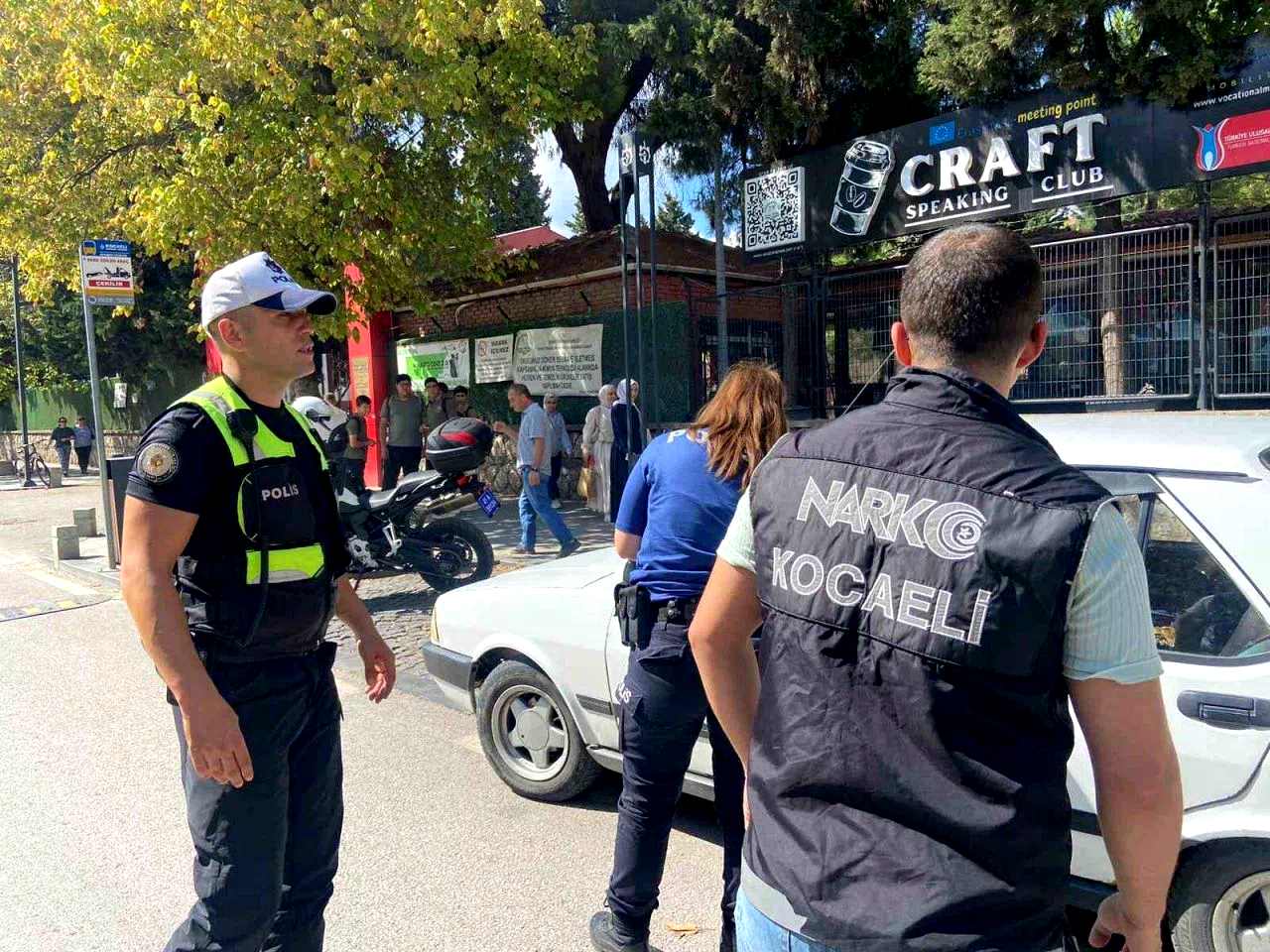 Kocaeli’de 26 ekip, okul çevrelerini narkotik ablukaya aldı
