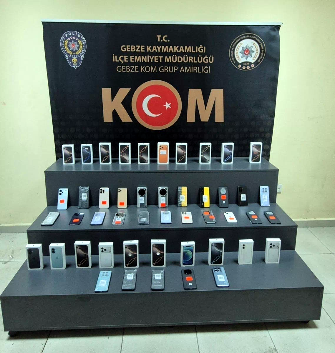 Kocaeli’de 3 milyon TL’lik gümrük kaçağı telefonlar ele geçirildi