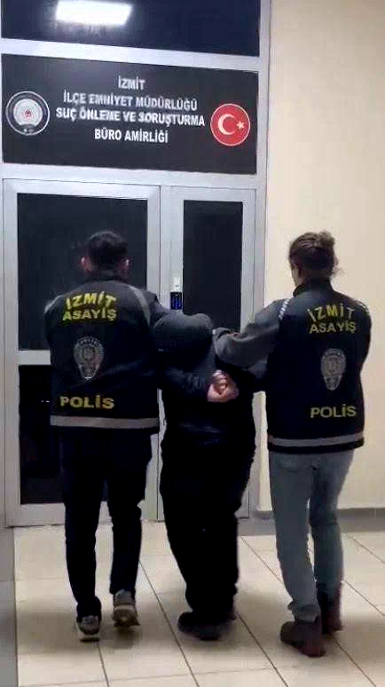 Kocaeli’de DMD hastası çocuğun yardım kumbarasını çalan şüpheli yakalandı