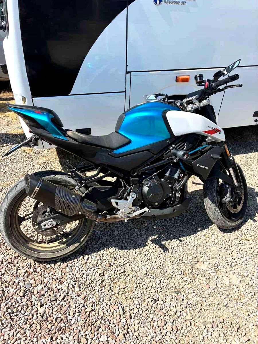Kocaeli’de “dur” ihtarına uymayan motosikletli polise çarptı