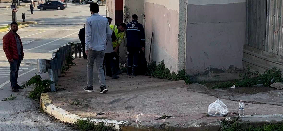 Kocaeli’de freni boşalan otobüs duvara çarptı: 3’ü polis 7 yaralı