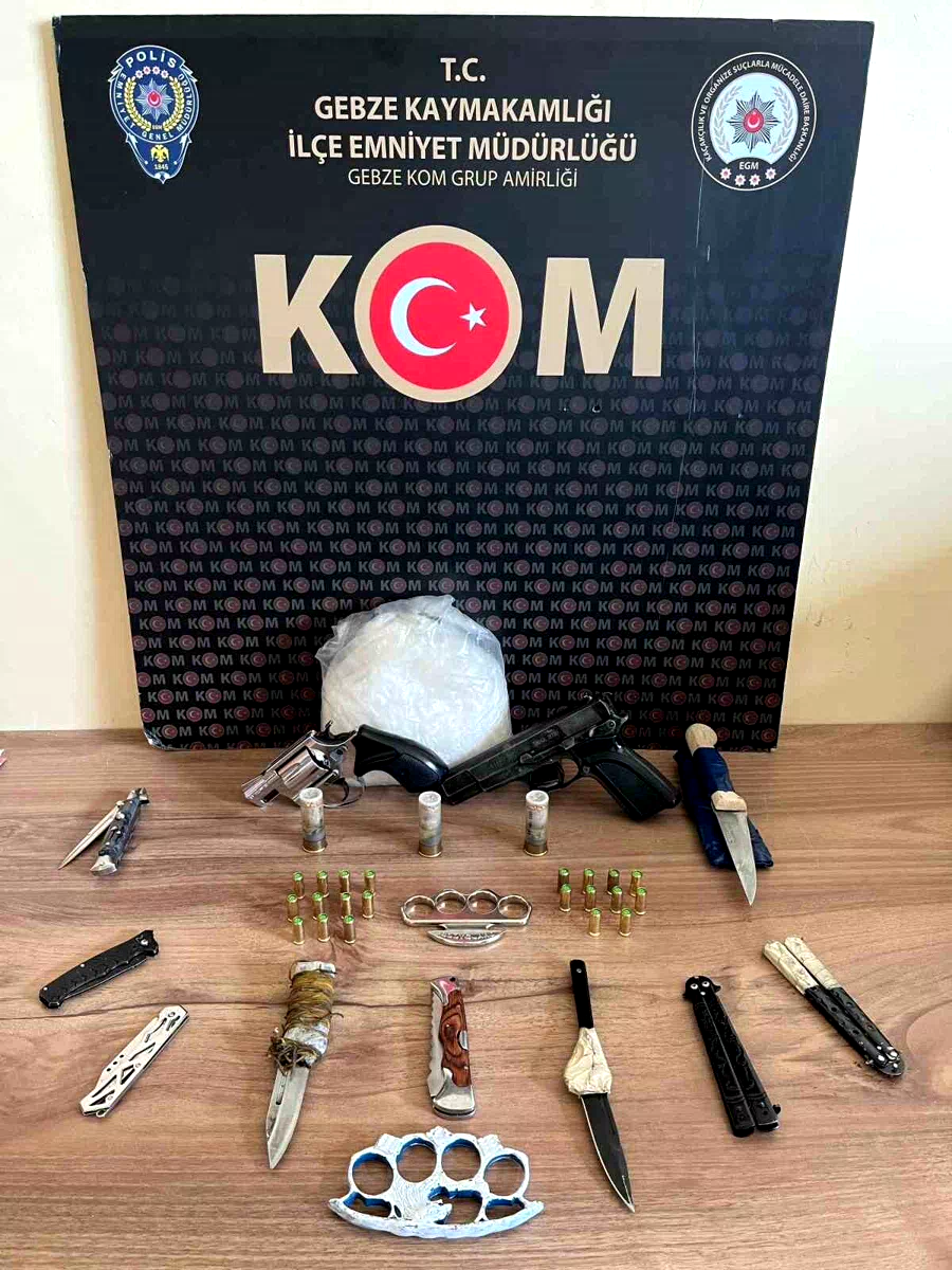 Kocaeli’de kaçak silah ve uyuşturucu operasyonu: 7 gözaltı
