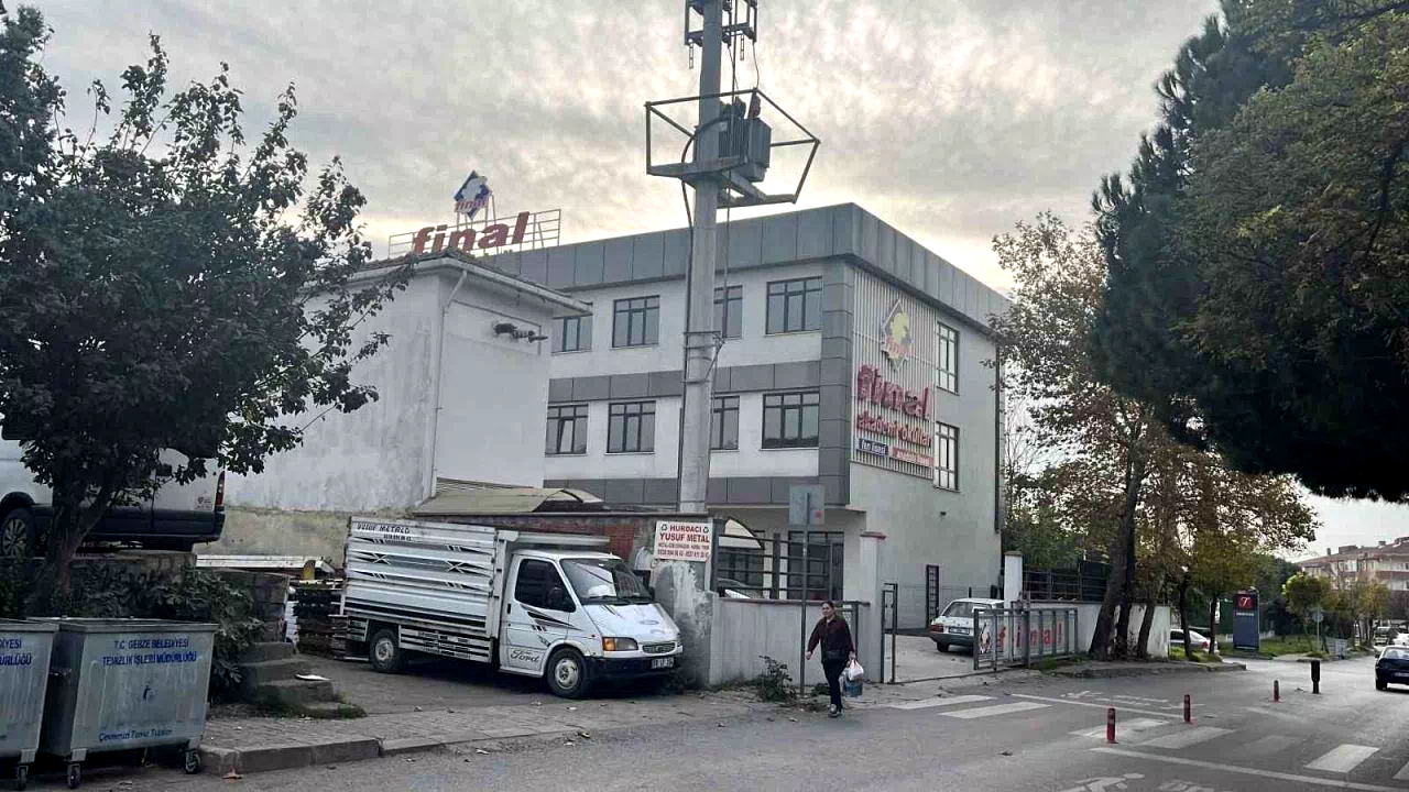 Kocaeli’de özel lisede gıda alarmı: 14 öğrenci hastaneye kaldırıldı