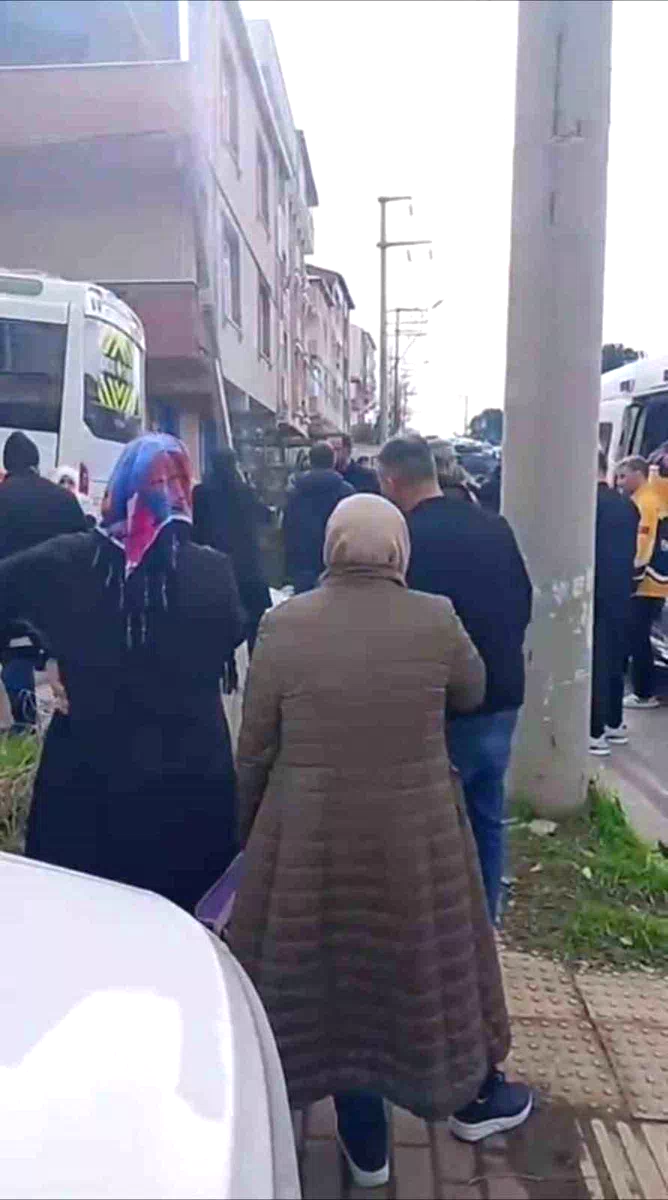 Kocaeli’de servis aracının çarptığı ilkokul öğrencisi hayatını kaybetti