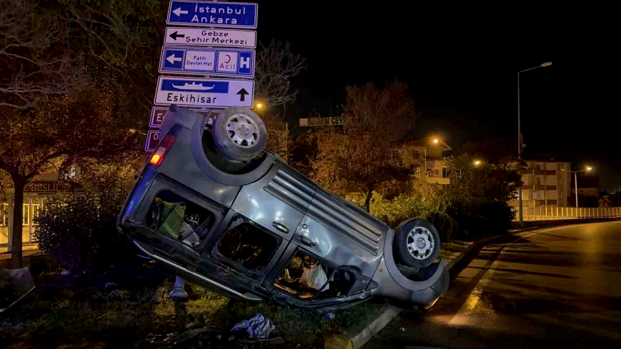 Kocaeli’de ticari araç takla attı: 6 yaralı