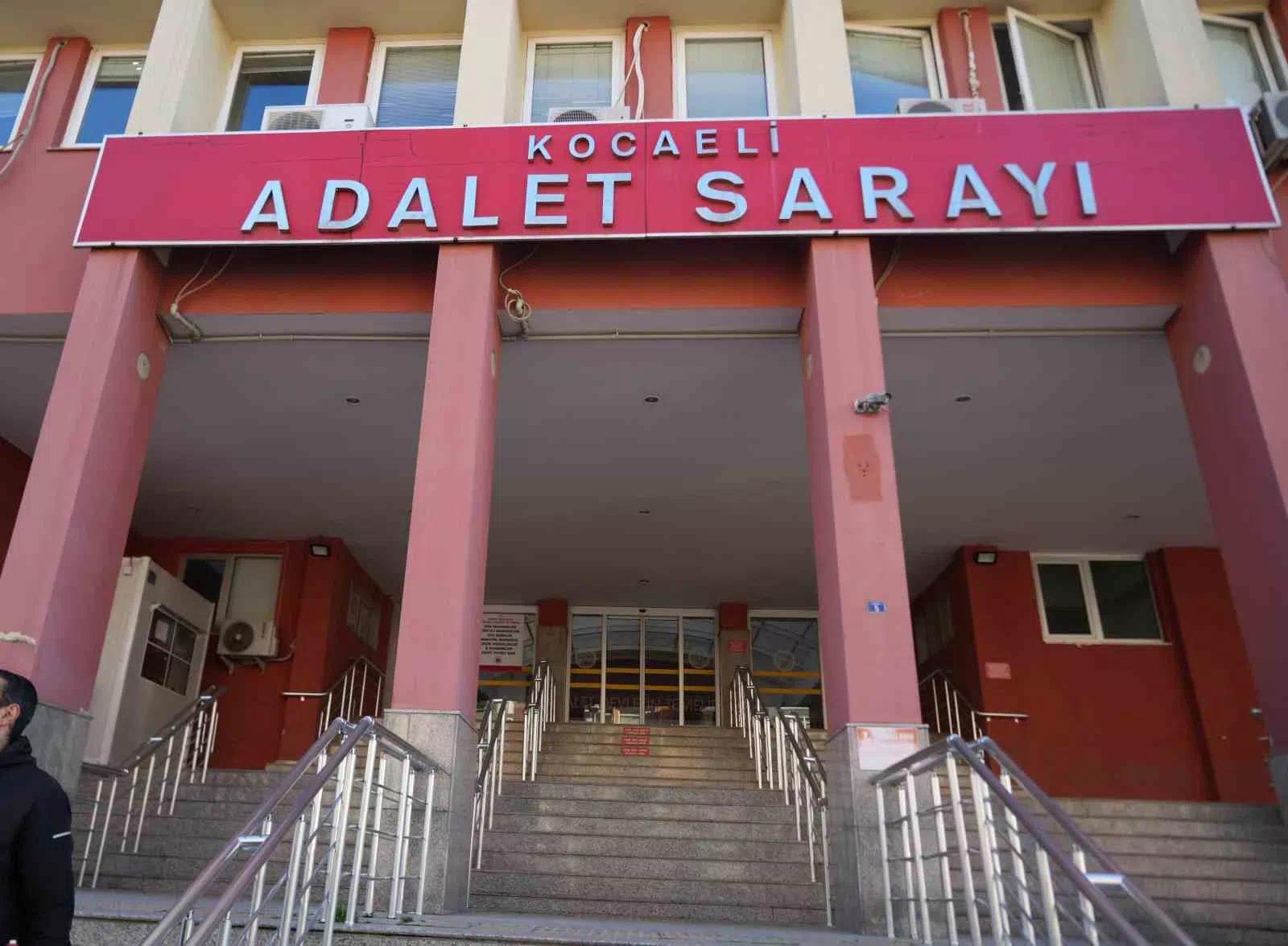 Kocaeli’de Uyuşturucu Ticareti Yaptıkları İddiasıyla Tutuklanan 7 Sanık Mahkemede Savunma Yaptı.