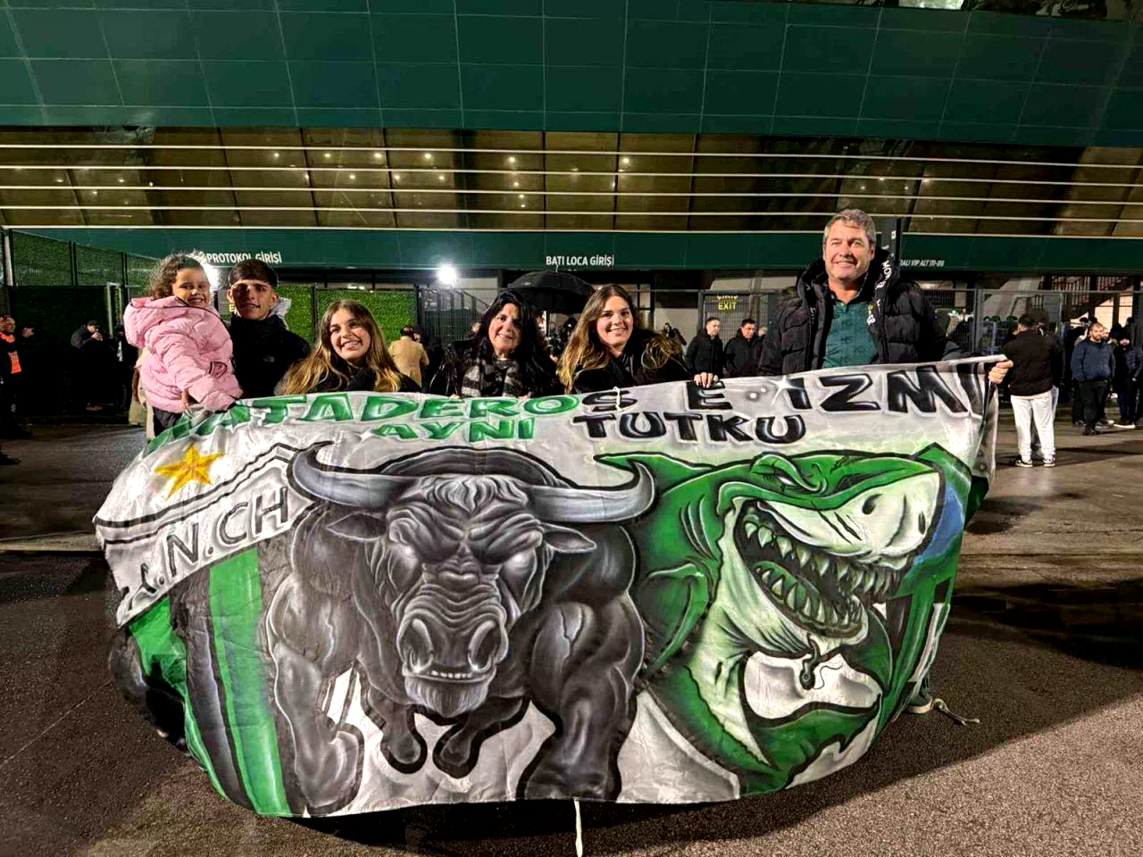Kocaelispor’a destek için Arjantin’den kilometrelerce yol kat etti